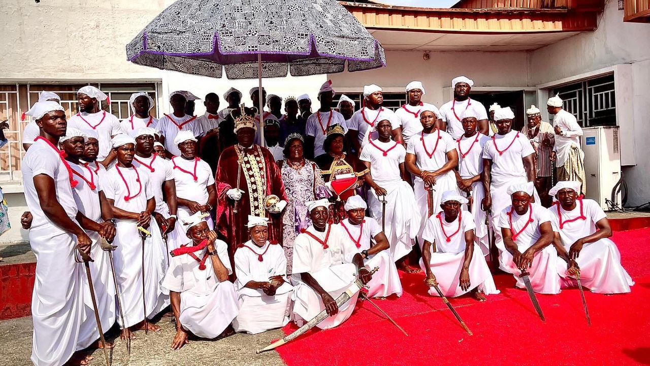 Facts about His Eminence Edidem Ekpo Okon Abasi Otu. V ( Obong of Calabar )
Natural Ruler, Treaty King, and Grand patriarch of the Efik kingdom